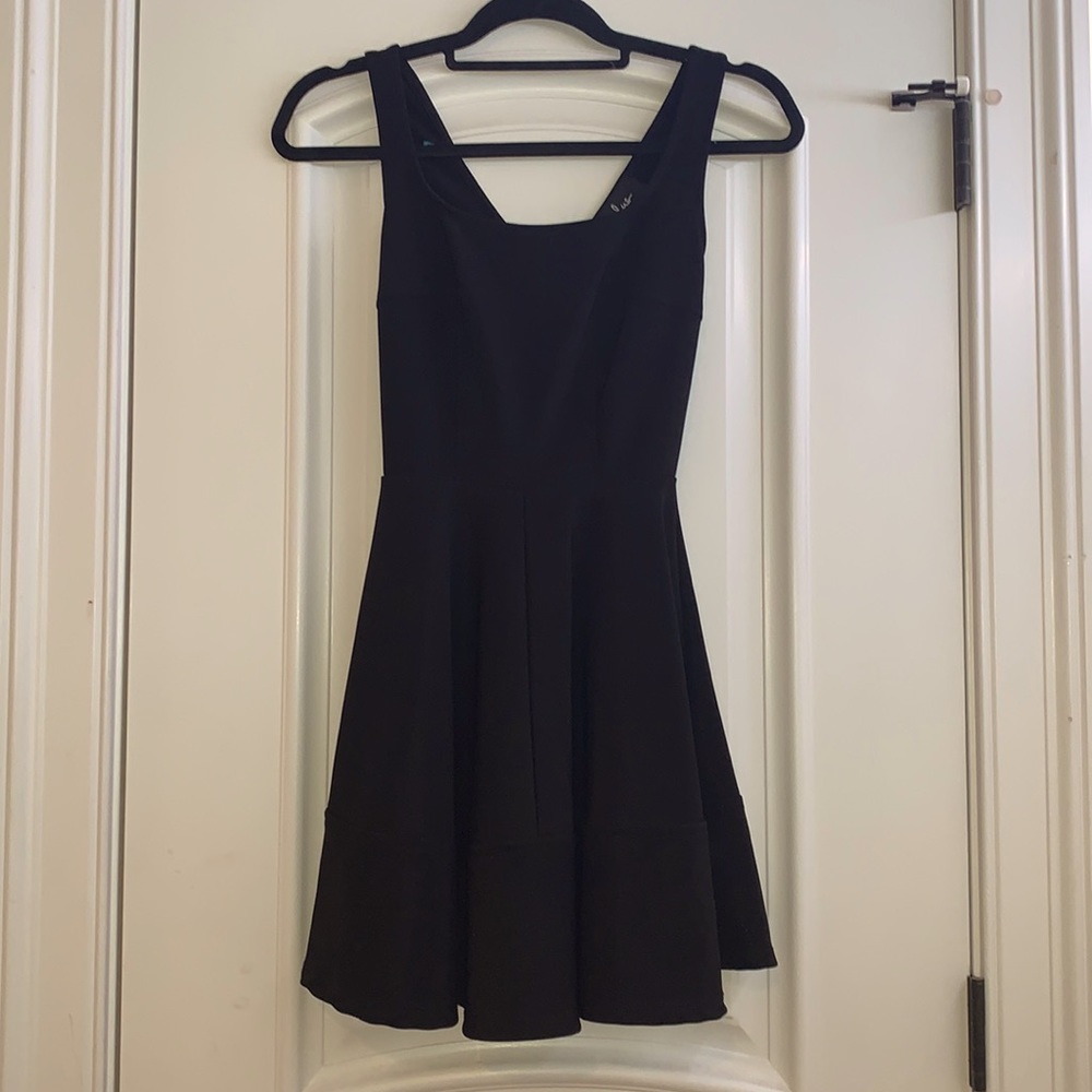 FOR SALE!!! Very casual Lulus fit and flare dress!!